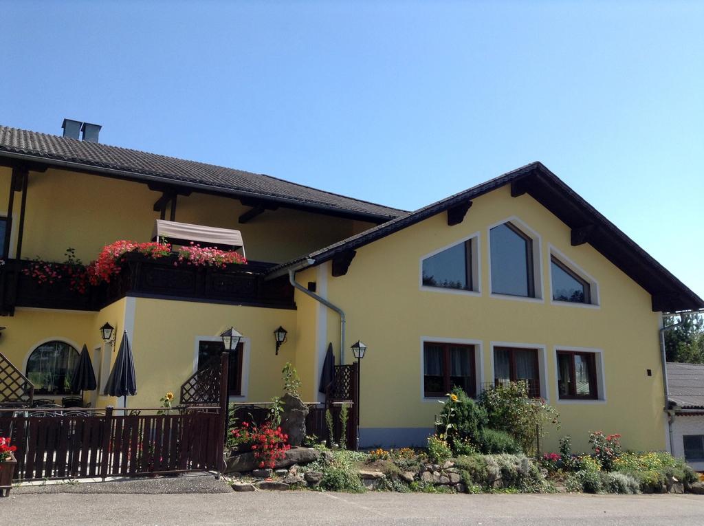 Gasthof Zur Haltestelle Lasberg エクステリア 写真